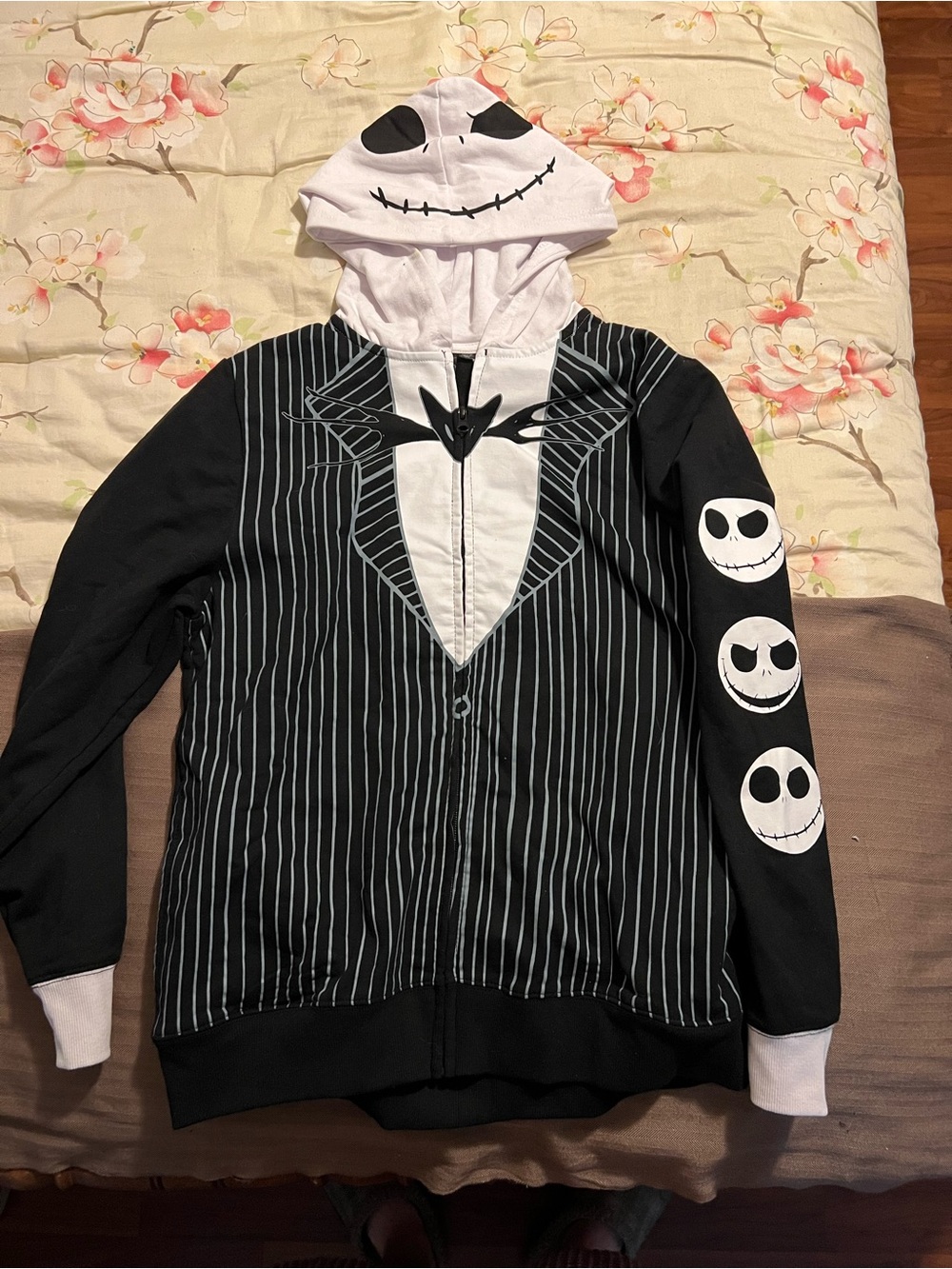 Black And White Nightmare Before Christmas Sweater Size 18 Kids